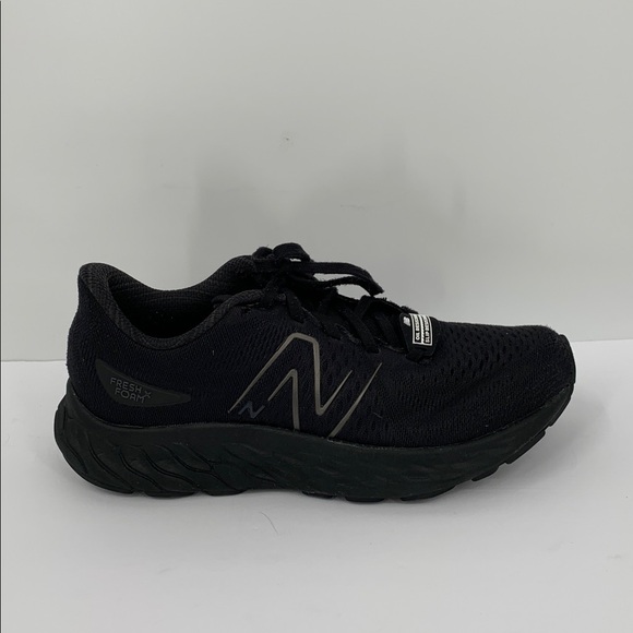 New Balance Fresh Foam Evoz black sneaker shoe slip resistant shoe running 9 - Picture 1 of 6
